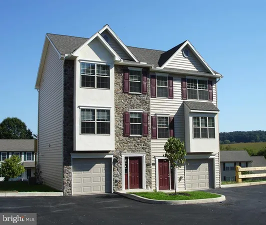 $1,961 | 8 Shady Tree Court, York, PA 17402