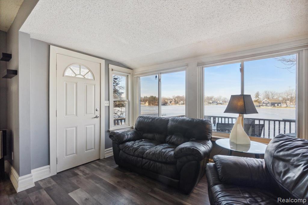 336 Heights Road Lake Orion, MI 48362 - Photo 15 of 54