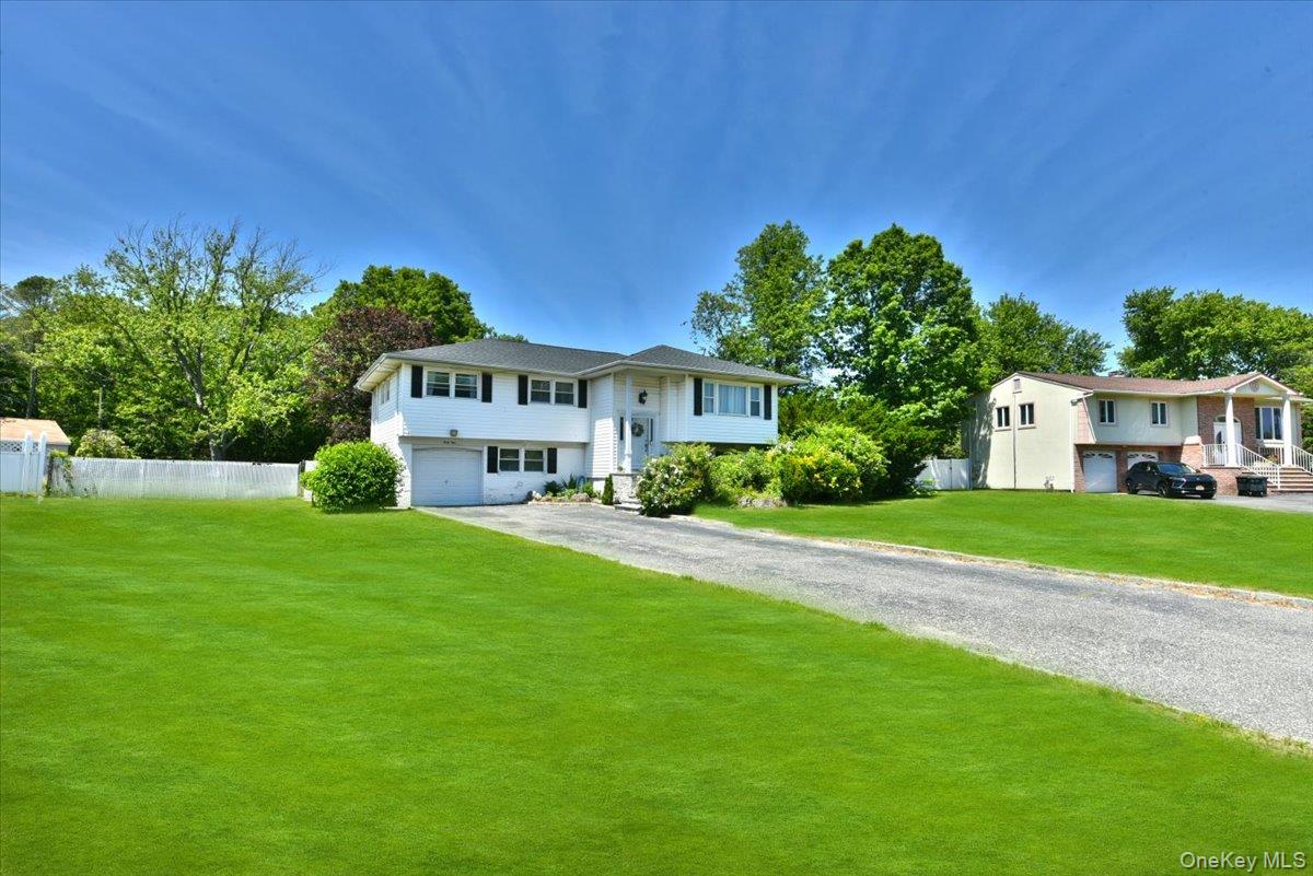 44 Peppermint Road Commack, NY 11725 - Photo 2 of 35