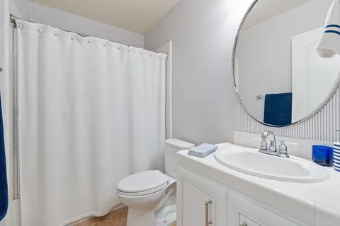 $1,595,000 | 2916 Avenida Valera, Carlsbad, CA 92009