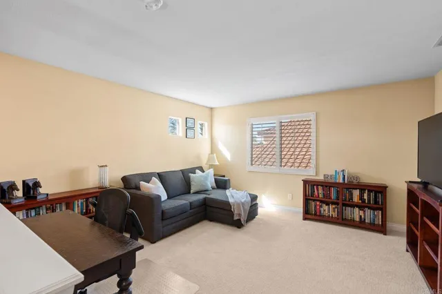 $1,595,000 | 2916 Avenida Valera, Carlsbad, CA 92009