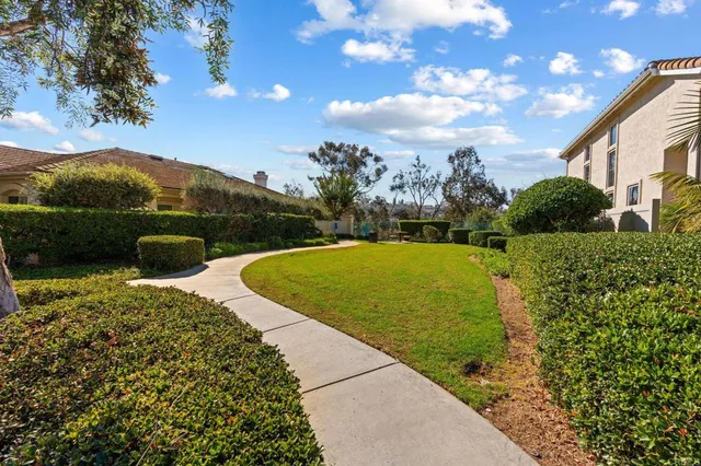 $1,595,000 | 2916 Avenida Valera, Carlsbad, CA 92009