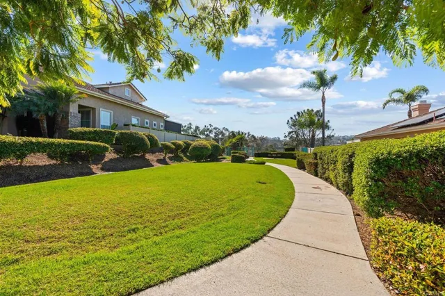 $1,595,000 | 2916 Avenida Valera, Carlsbad, CA 92009