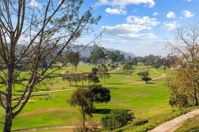 $1,595,000 | 2916 Avenida Valera, Carlsbad, CA 92009