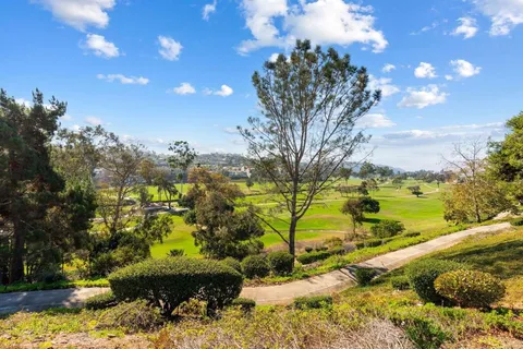 $1,595,000 | 2916 Avenida Valera, Carlsbad, CA 92009