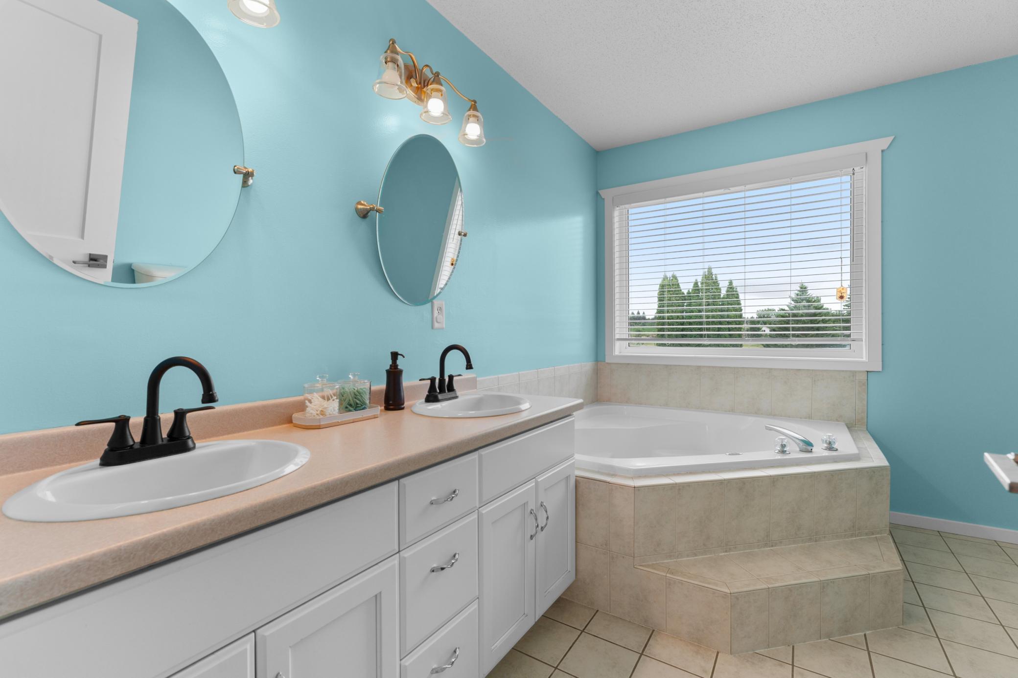 1102 Southern Hills Lane Southwest Rochester, MN 55902 - Photo 15 of 33