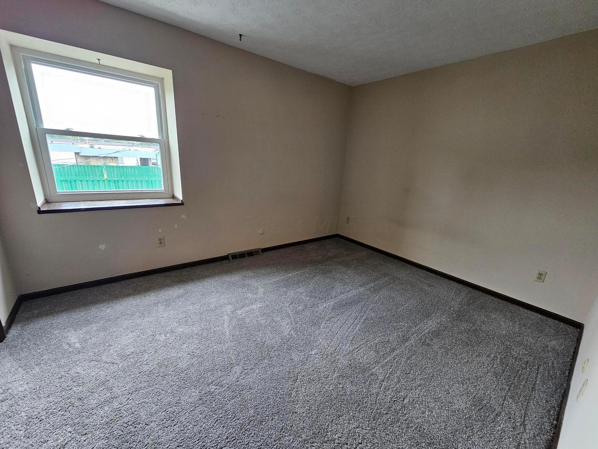 5060 Godown Road, Unit A Columbus, OH 43220 - Photo 11 of 25 20240807_113049