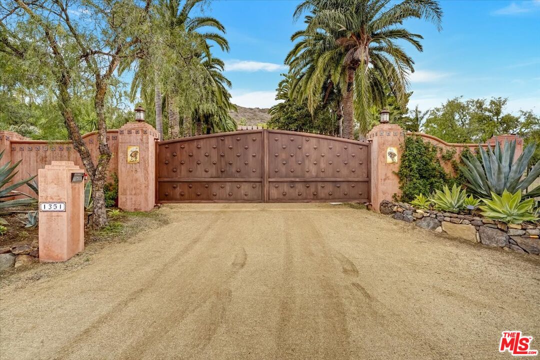 1351 Decker Road Malibu, CA 90265 - Photo 3 of 54