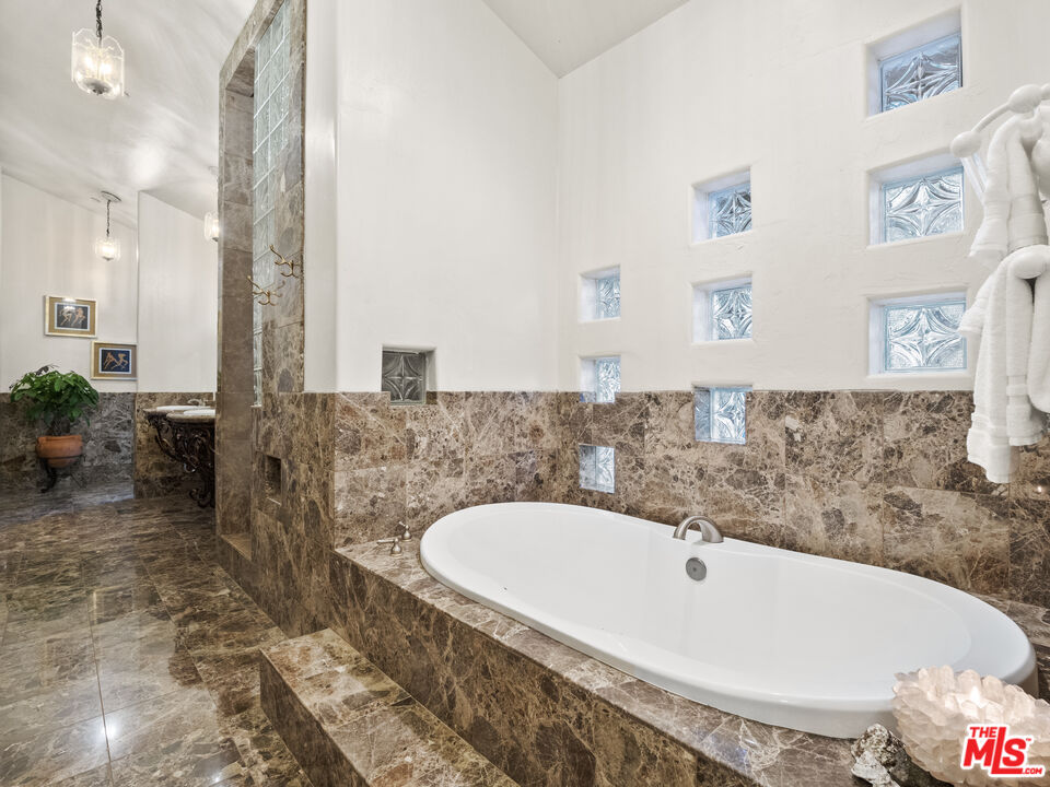 1351 Decker Road Malibu, CA 90265 - Photo 36 of 54