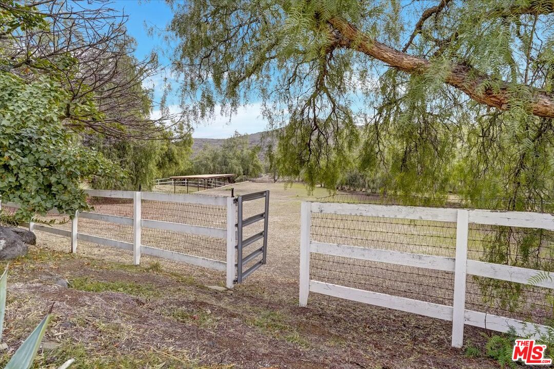 1351 Decker Road Malibu, CA 90265 - Photo 44 of 54