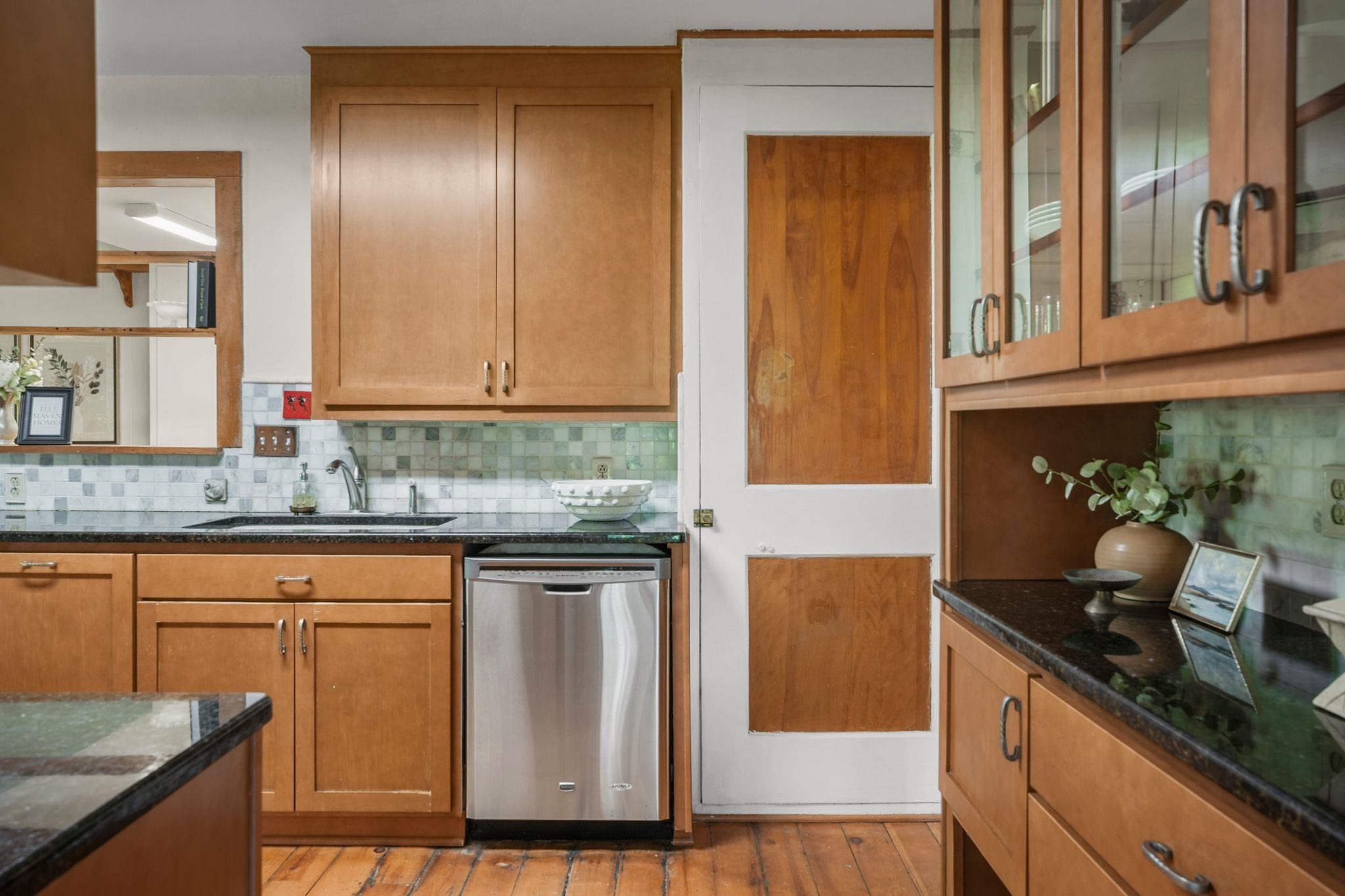 1210 Sweetbriar Road Madison, WI 53705 - Photo 17 of 86