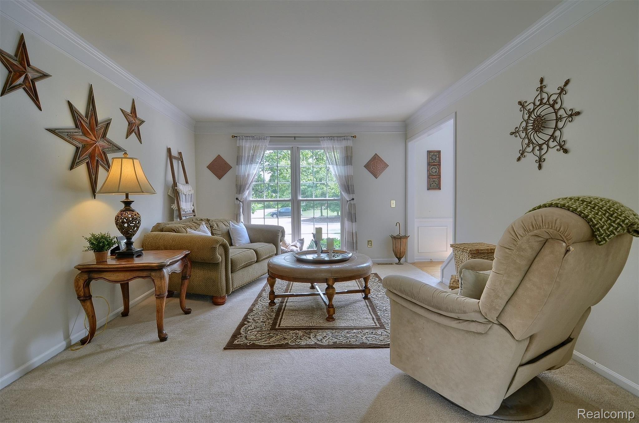 4936 Manchester Court Rochester, MI 48306 - Photo 11 of 51 11-Living Room.jpg