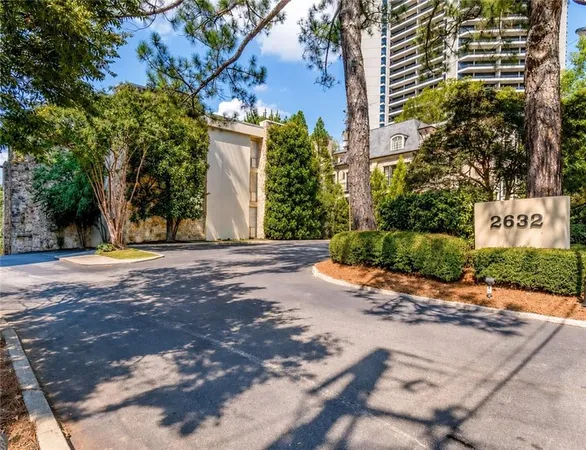 $3,400 | 2632 Peachtree Road Northwest, Unit 304B, Atlanta, GA 30305