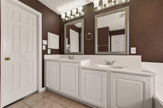 $2,100 | 12418 Shawwood Court, Houston, TX 77070