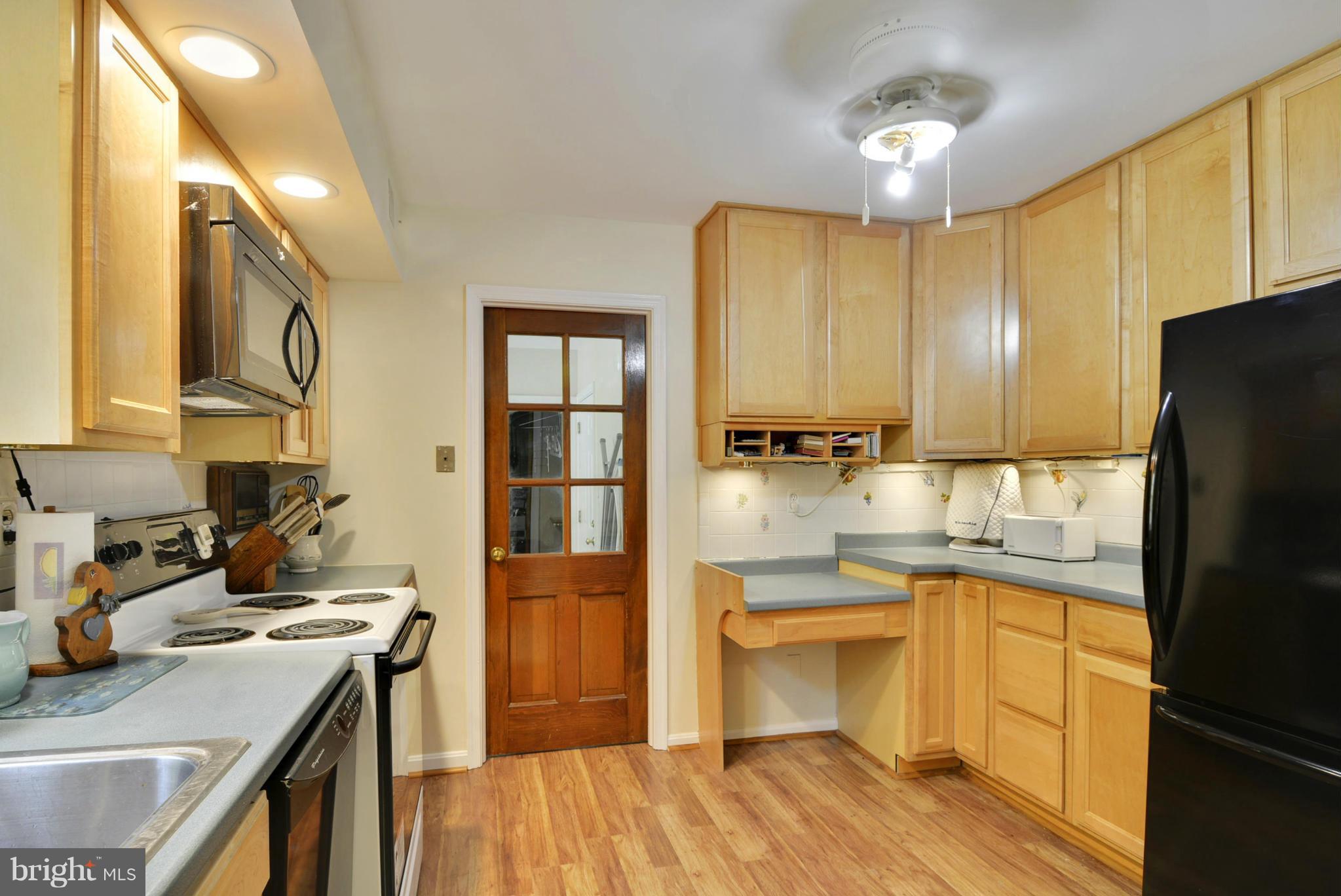 6716 Bulkley Road Lorton, VA 22079 - Photo 2 of 15 Kitchen