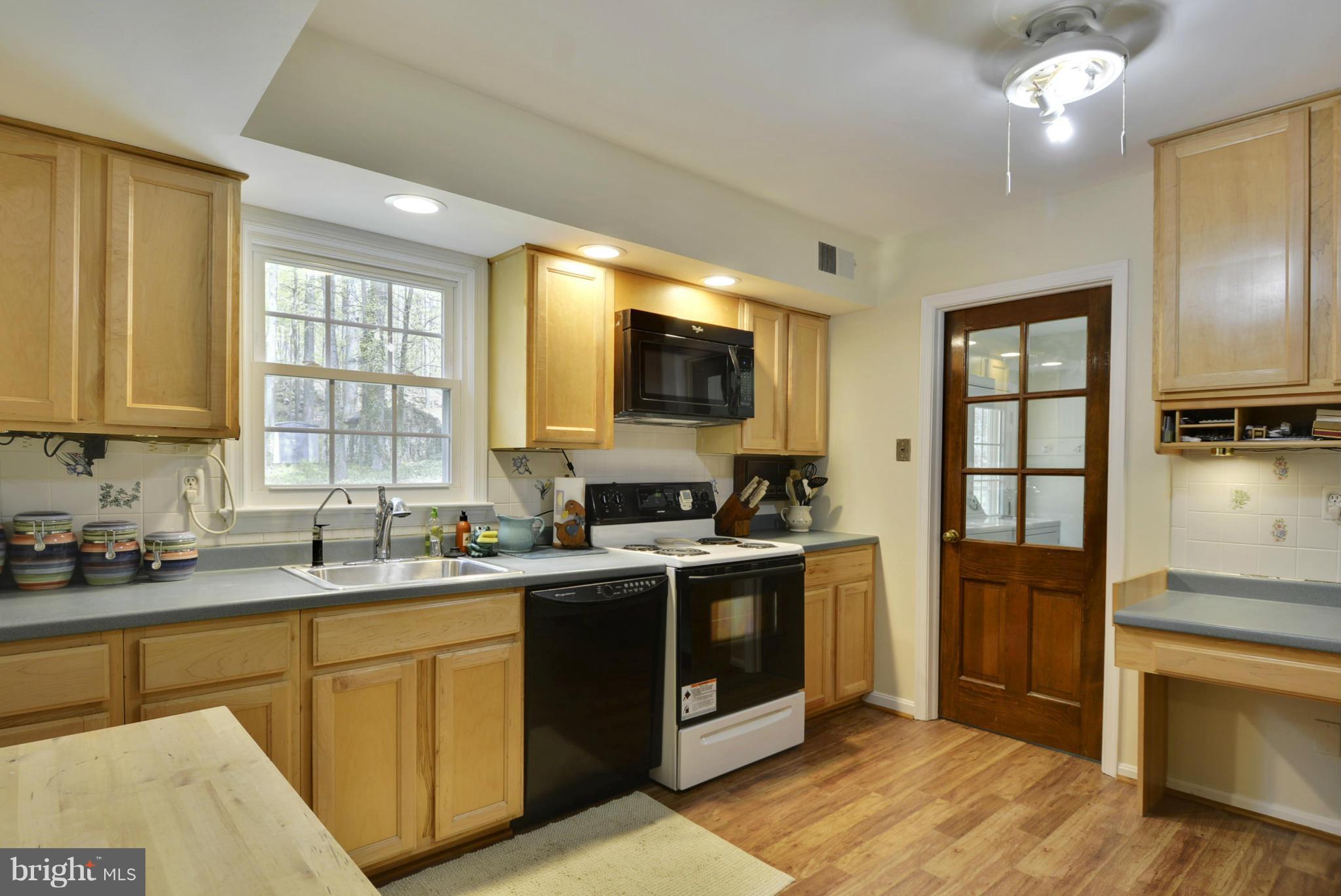 6716 Bulkley Road Lorton, VA 22079 - Photo 3 of 15 Kitchen