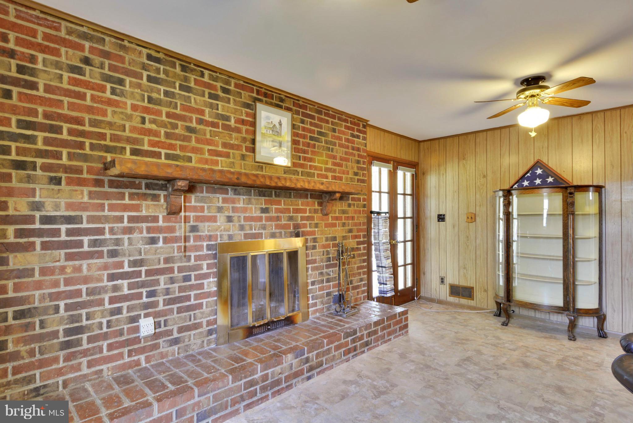 6716 Bulkley Road Lorton, VA 22079 - Photo 5 of 15 Family Room