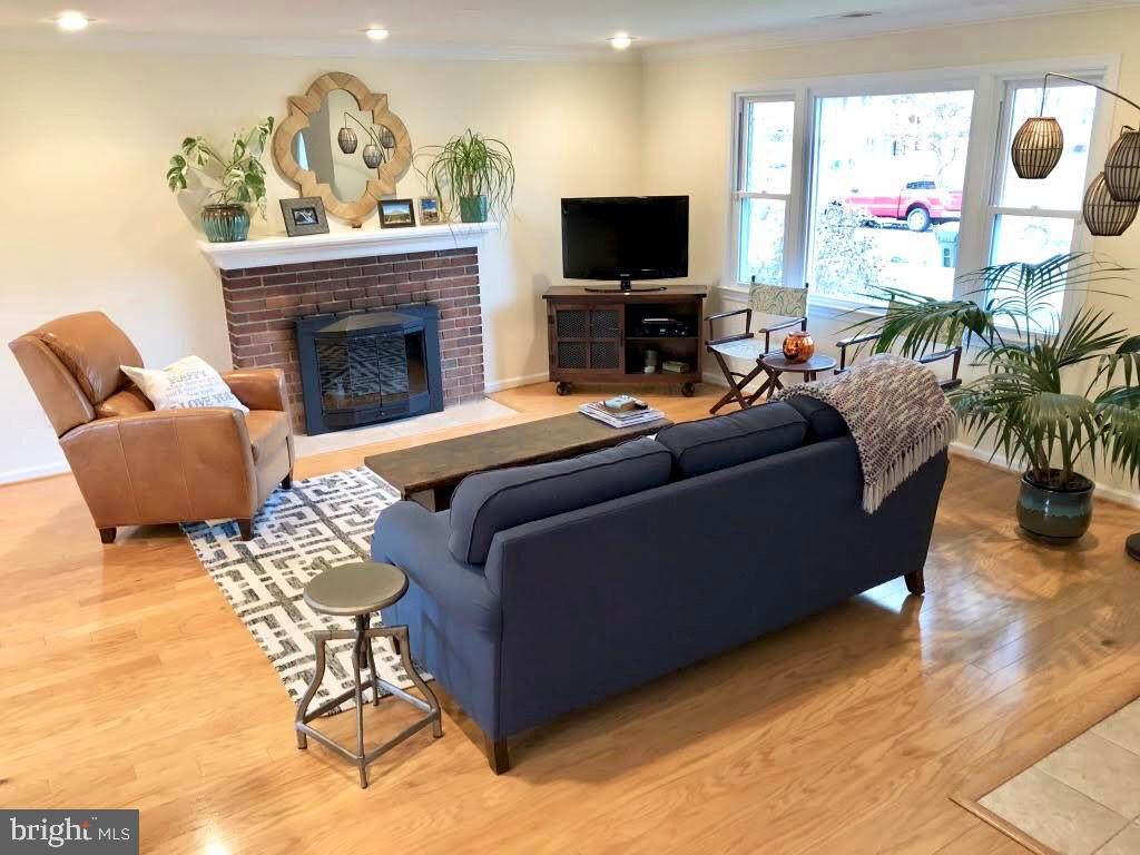 7603 Hogarth Street Springfield, VA 22151 - Photo 12 of 35