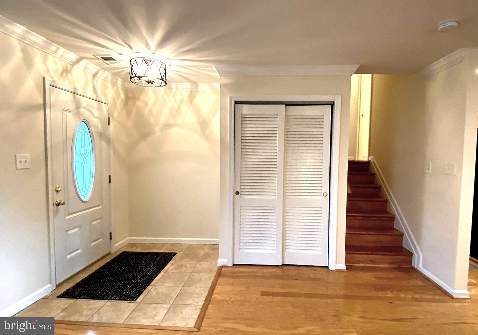 7603 Hogarth Street Springfield, VA 22151 - Photo 4 of 35