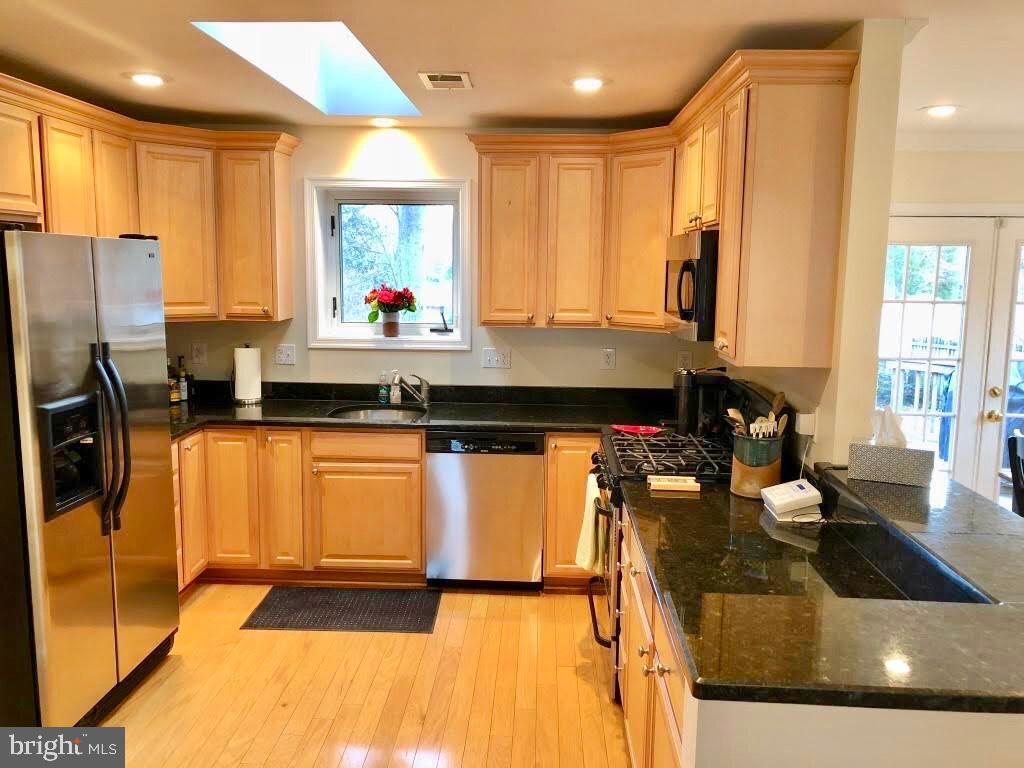 7603 Hogarth Street Springfield, VA 22151 - Photo 6 of 35