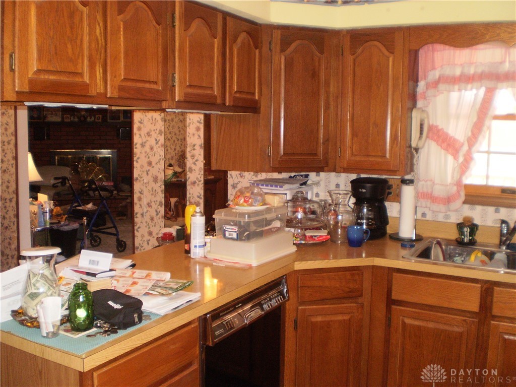1086 Grange Hall Road Dayton, OH 45430 - Photo 8 of 15