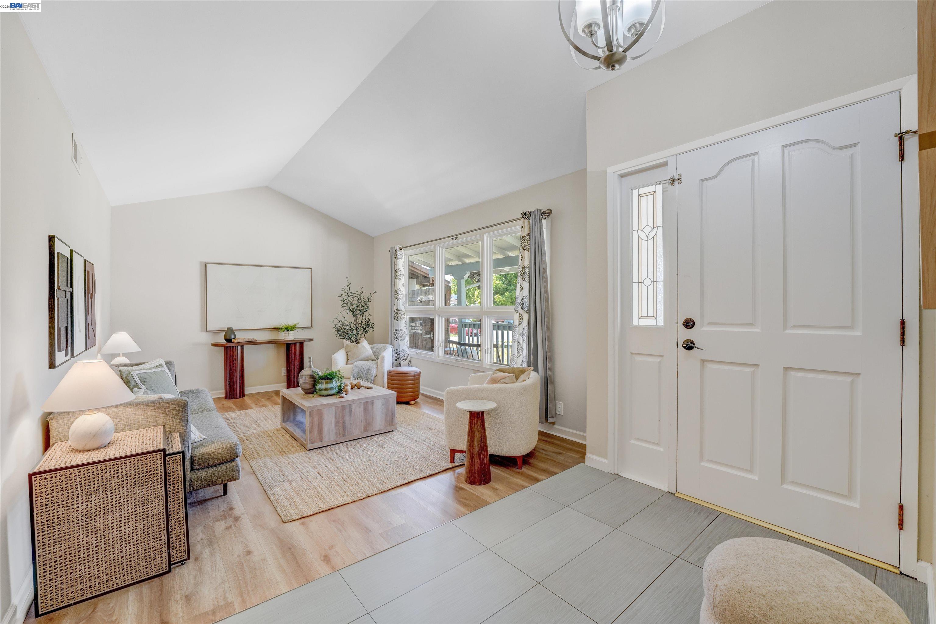 380 Springpark Circle San Jose, CA 95136 - Photo 5 of 50