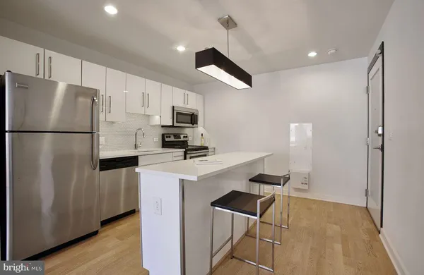 $2,010 | 1616 Walnut Street, Unit 1B0811, Philadelphia, PA 19103
