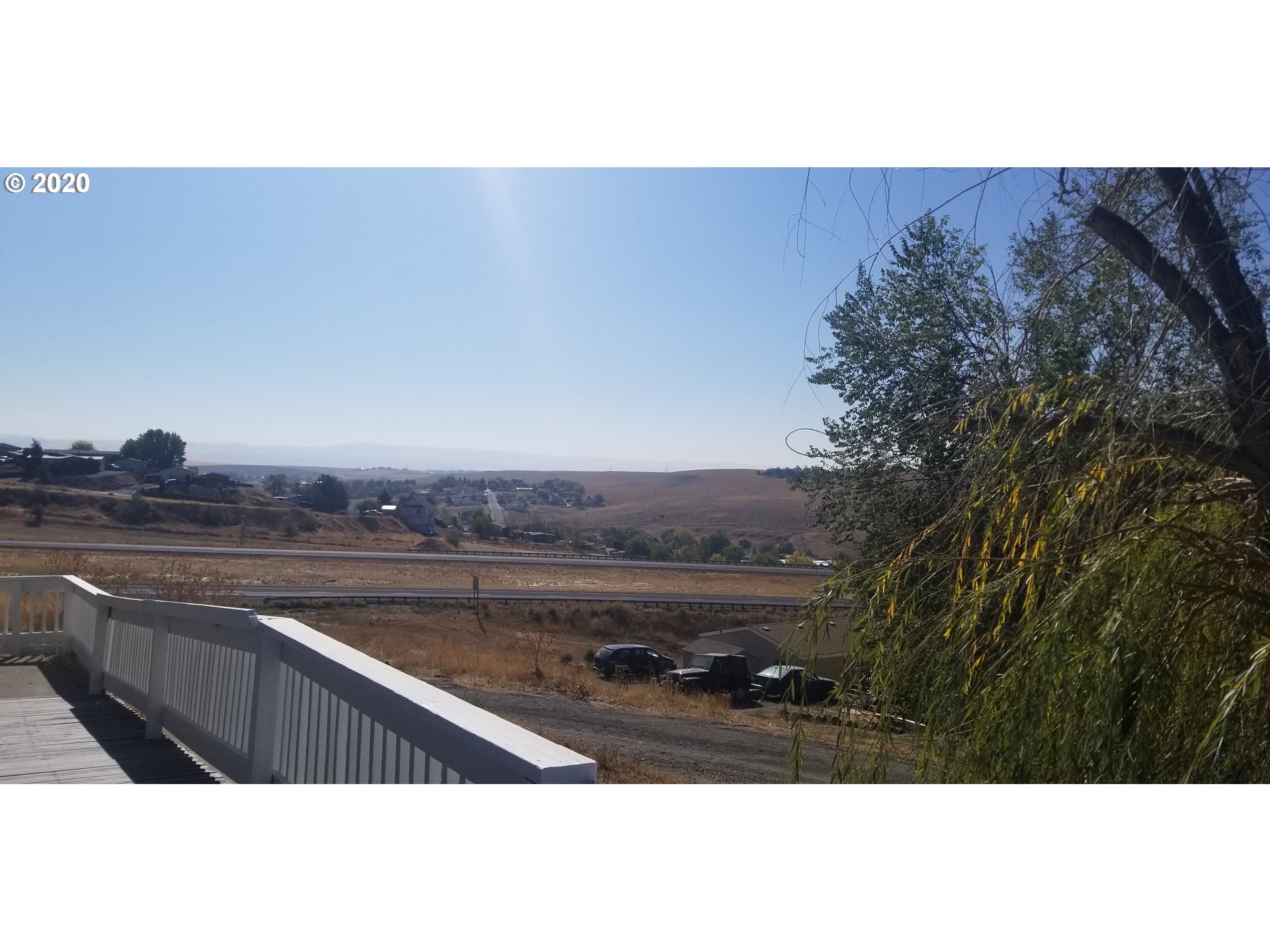 812 Southwest 12th Street Pendleton, OR 97801 - Photo 10 of 32 a view of sky from balcony