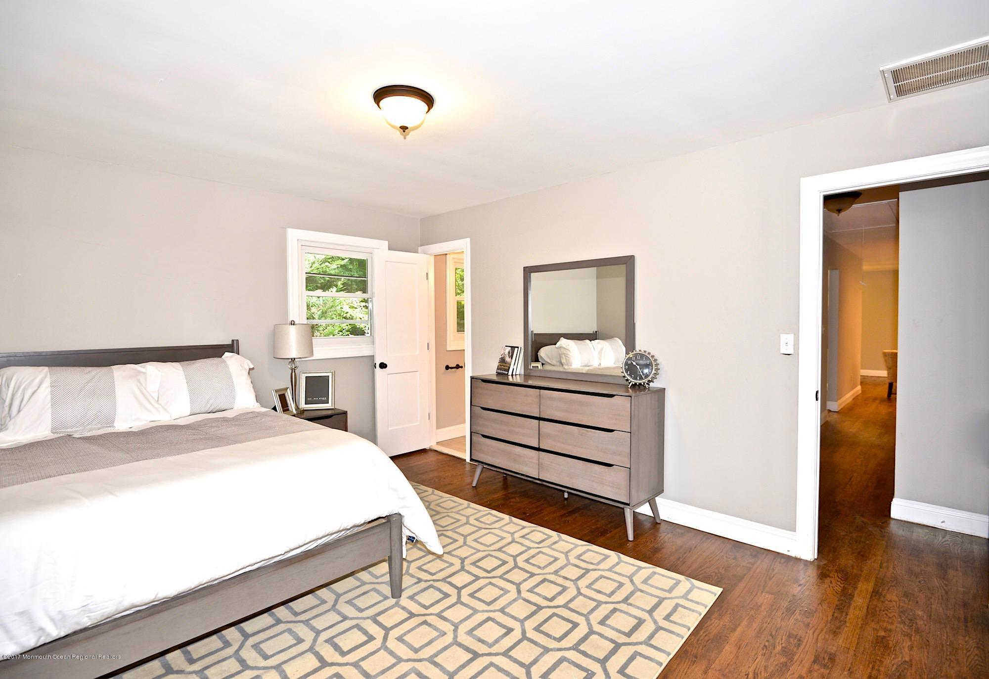 17 Lloyd Road Morganville, NJ 07751 - Photo 8 of 12 27