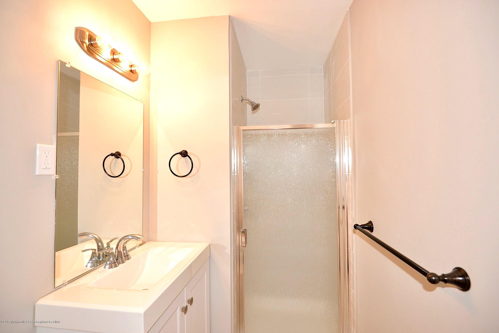 17 Lloyd Road Morganville, NJ 07751 - Photo 9 of 12 28