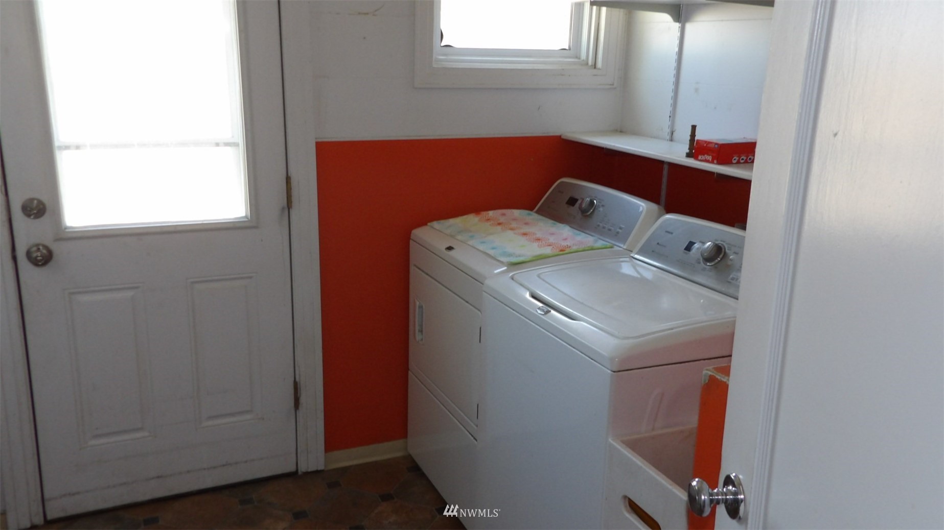 413 North Snyder Road Ritzville, WA 99169 - Photo 17 of 21 a utility room with dryer and washer