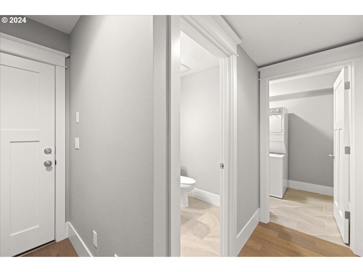625 3rd Street Lake Oswego, OR 97034 - Photo 23 of 43 a bathroom with a shower and a toilet