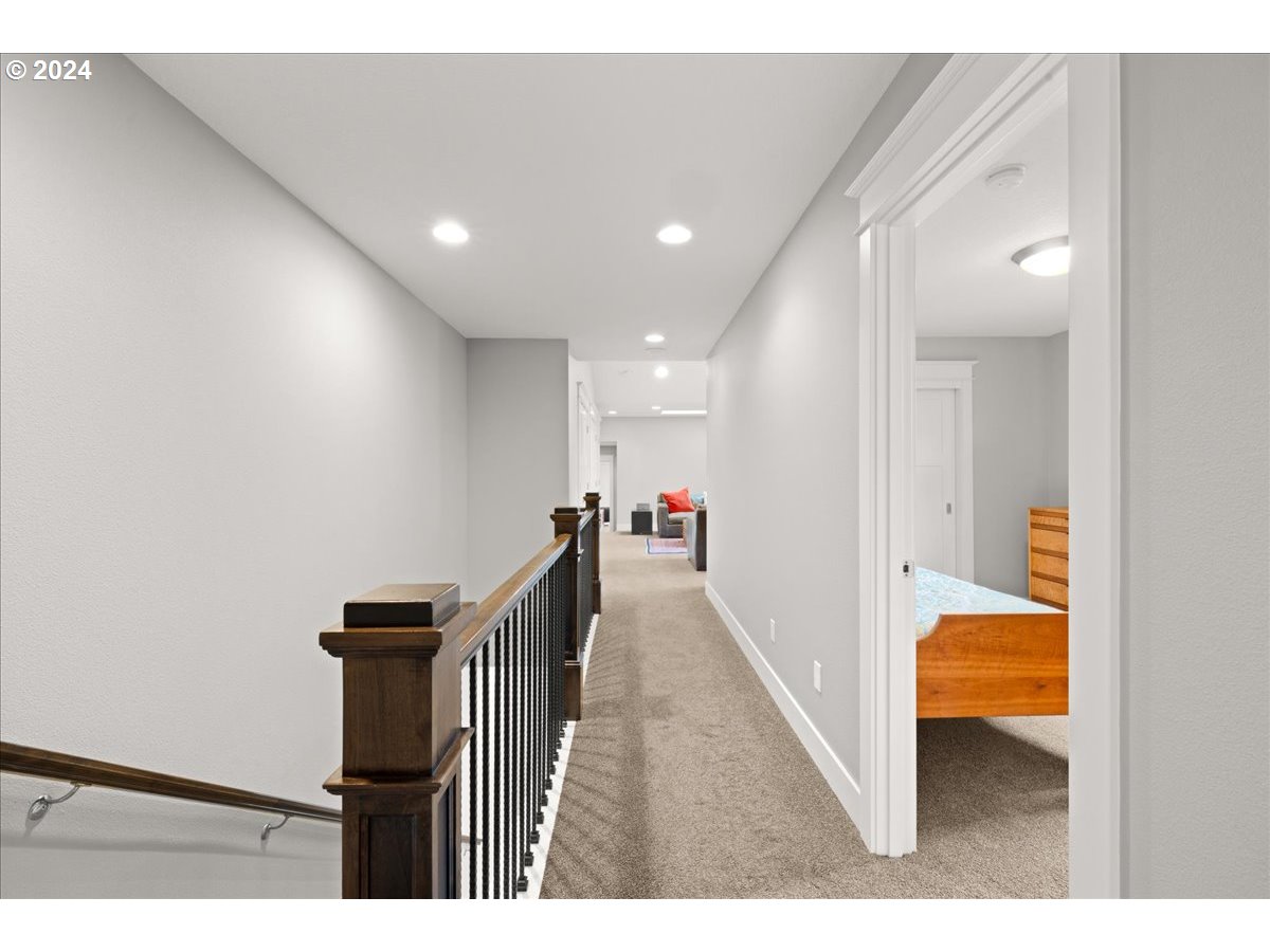 625 3rd Street Lake Oswego, OR 97034 - Photo 24 of 43 a hallway with furniture