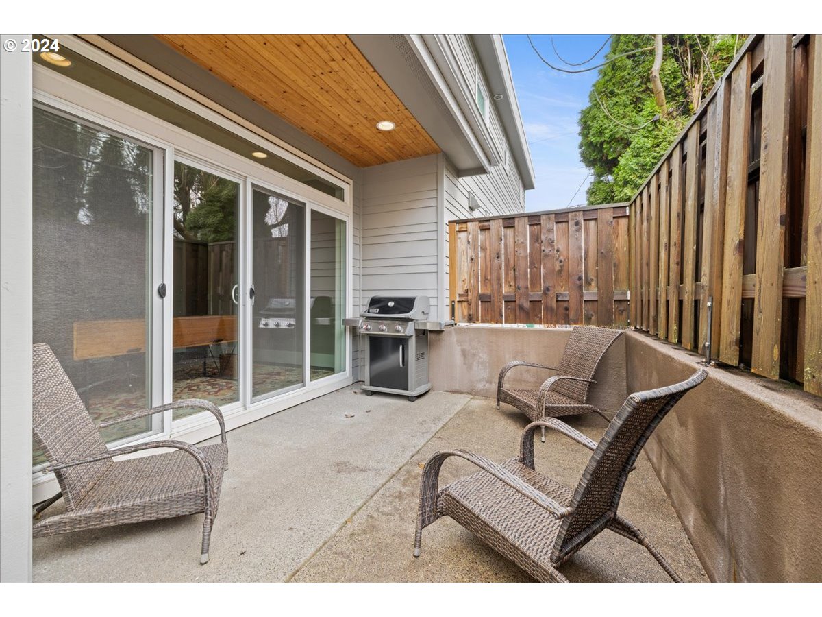 625 3rd Street Lake Oswego, OR 97034 - Photo 41 of 43 a building outdoor space with patio furniture