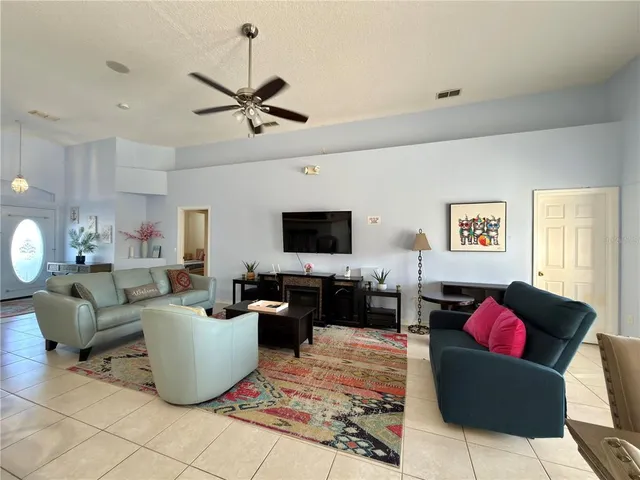 $2,200 | 235 Hollinghead Loop, Davenport, FL 33896