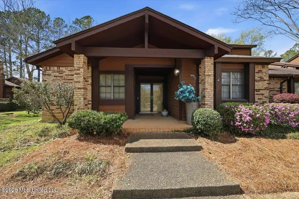 $200,000 | 5 Shore Drive, Clinton, MS 39056