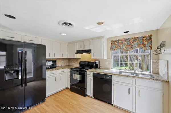 $200,000 | 5 Shore Drive, Clinton, MS 39056