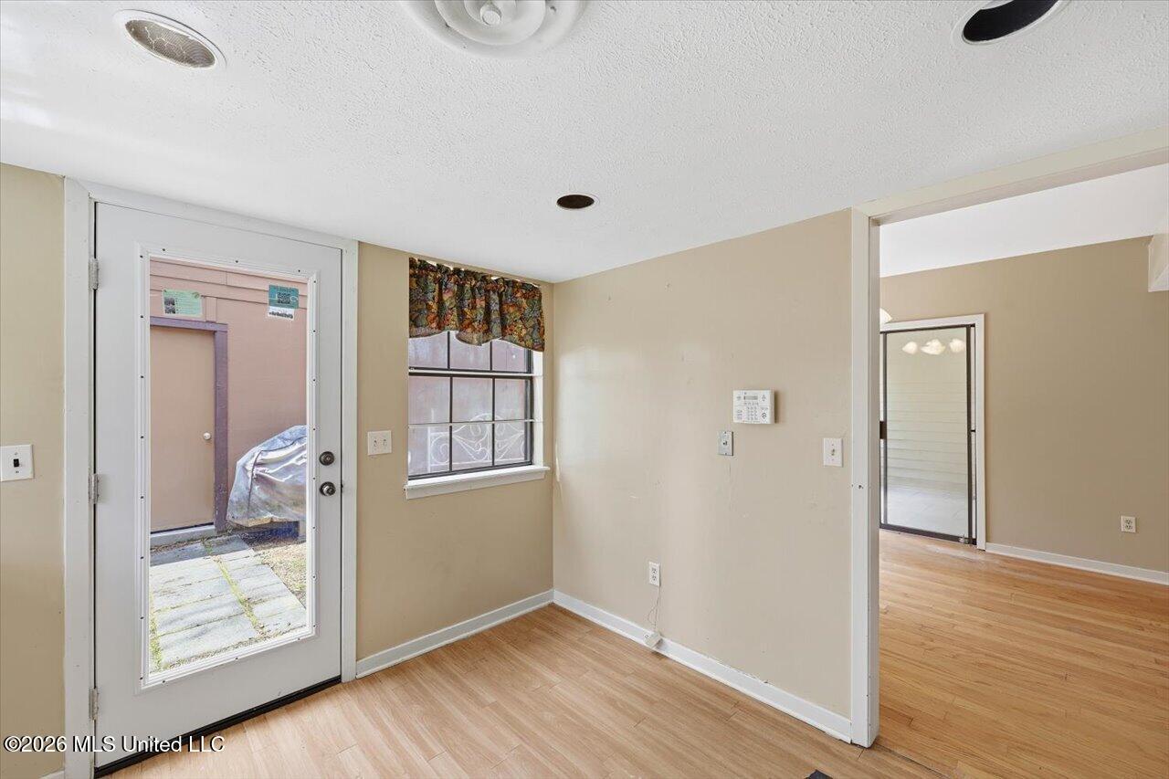 5 Shore Drive Clinton, MS 39056 - Photo 13 of 31 13-5 Shore Dr _ Home Tours MS