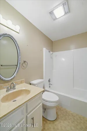 $200,000 | 5 Shore Drive, Clinton, MS 39056
