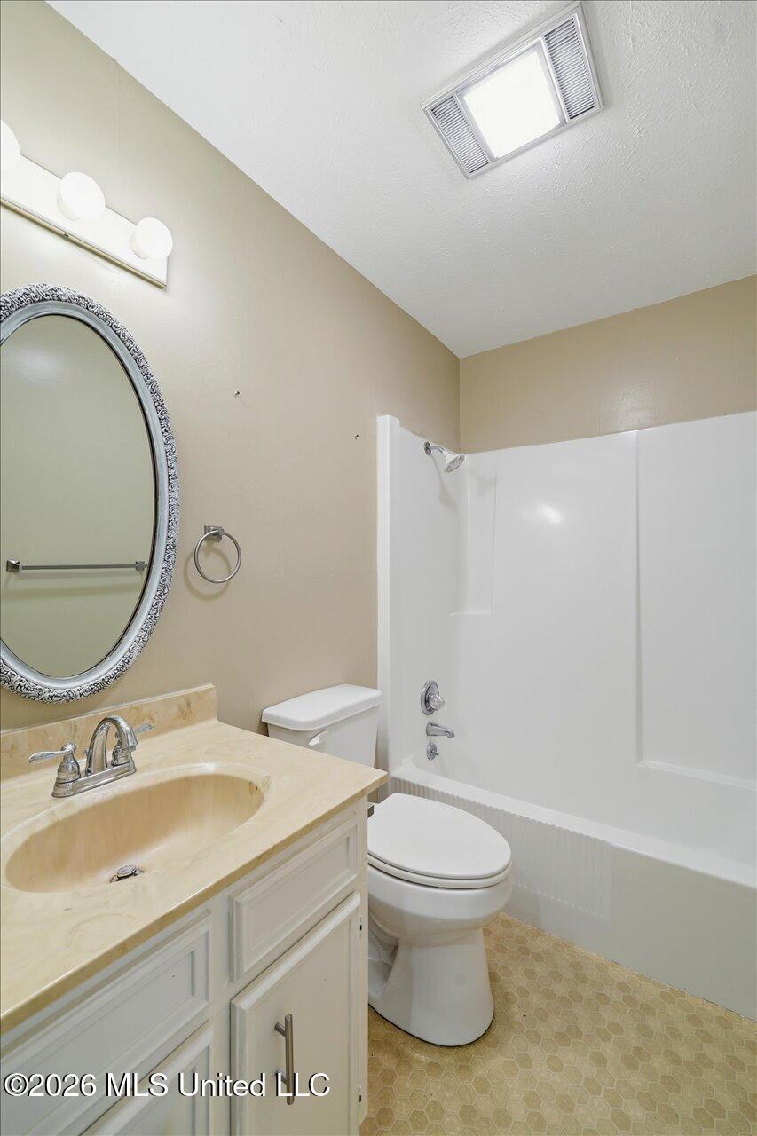 5 Shore Drive Clinton, MS 39056 - Photo 25 of 31 25-5 Shore Dr _ Home Tours MS