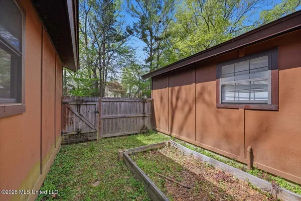 $200,000 | 5 Shore Drive, Clinton, MS 39056