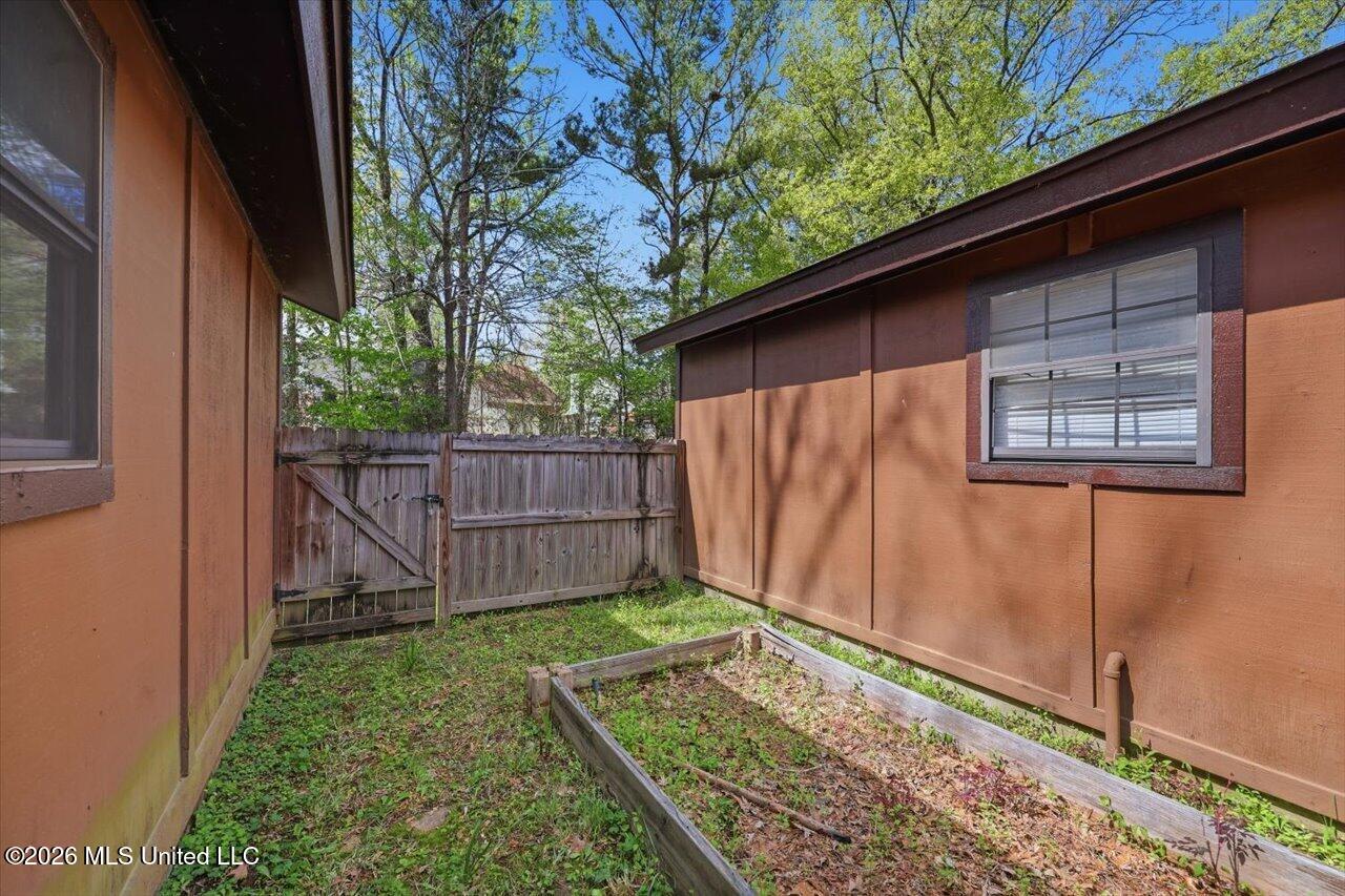 5 Shore Drive Clinton, MS 39056 - Photo 29 of 31 29-5 Shore Dr _ Home Tours MS