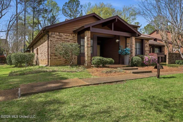 $200,000 | 5 Shore Drive, Clinton, MS 39056