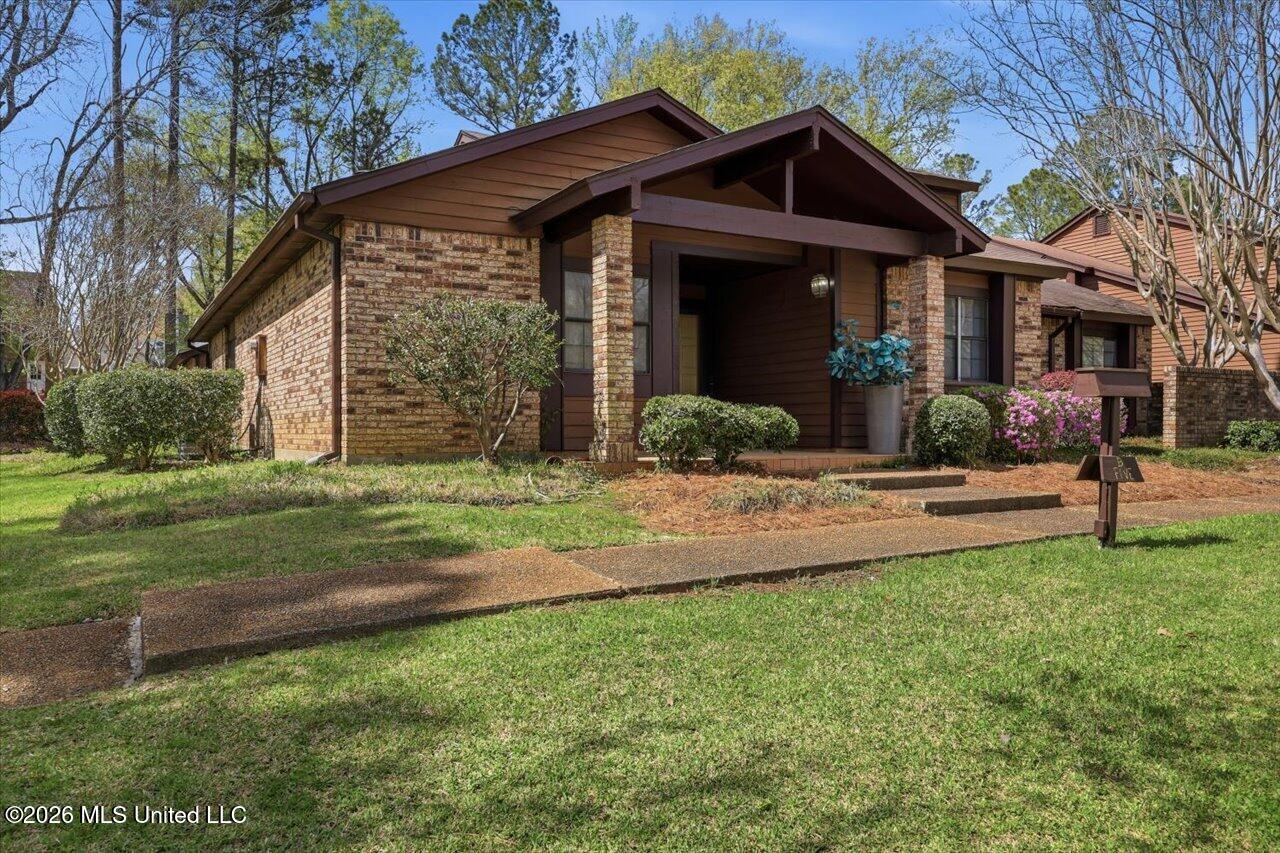 5 Shore Drive Clinton, MS 39056 - Photo 4 of 31 03-5 Shore Dr _ Home Tours MS