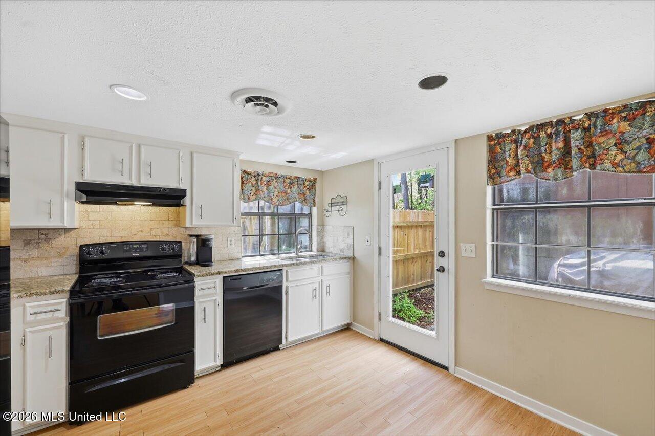 5 Shore Drive Clinton, MS 39056 - Photo 10 of 31 10-5 Shore Dr _ Home Tours MS