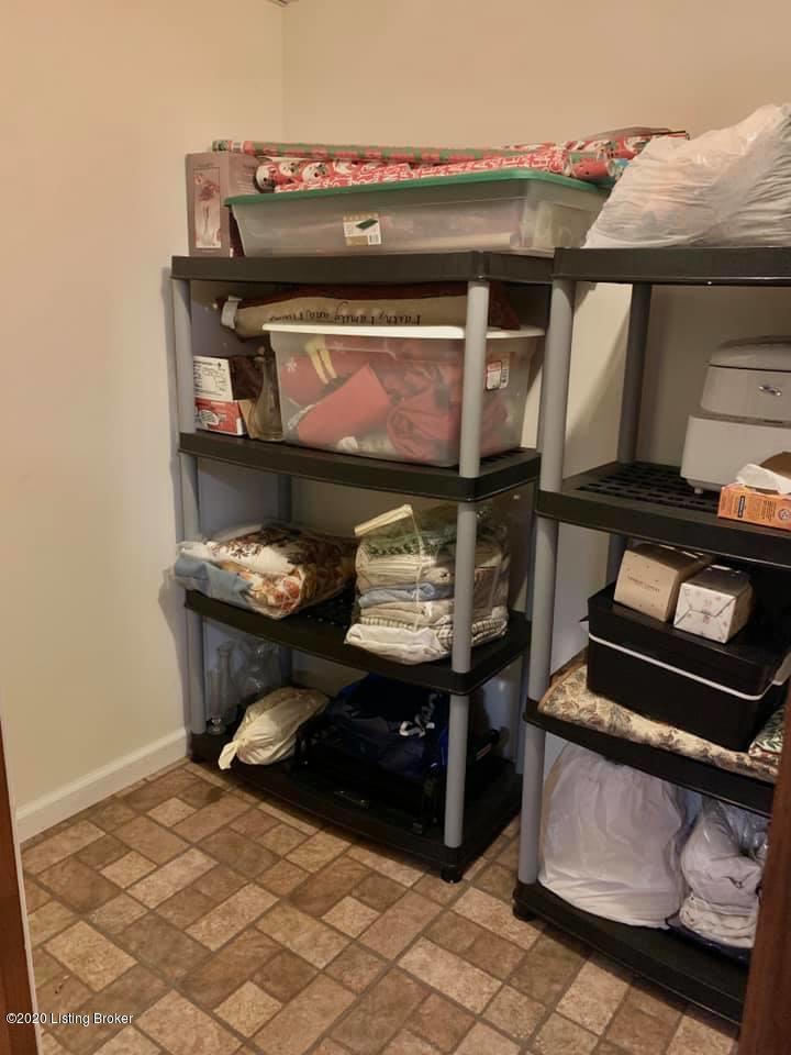 10412 Deering Road Louisville, KY 40272 - Photo 49 of 52 Deeringbsmtcloset