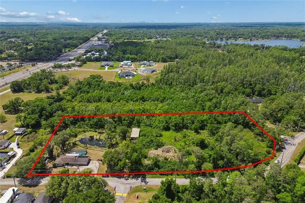 $550,000 | 212 Crystal Lake Road, Lutz, FL 33548