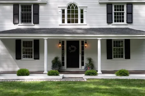 $2,695,000 | 338 Highland Street, Weston, MA 02493