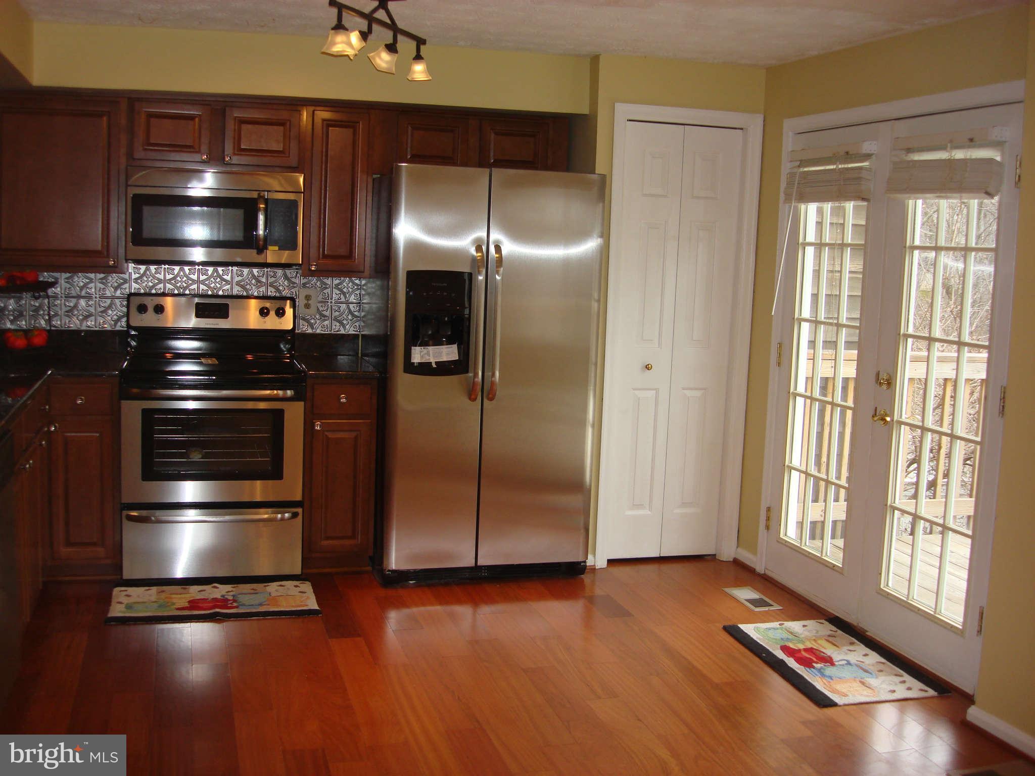 1546 Poplar Grove Drive Reston, VA 20194 - Photo 7 of 19 Kitchen