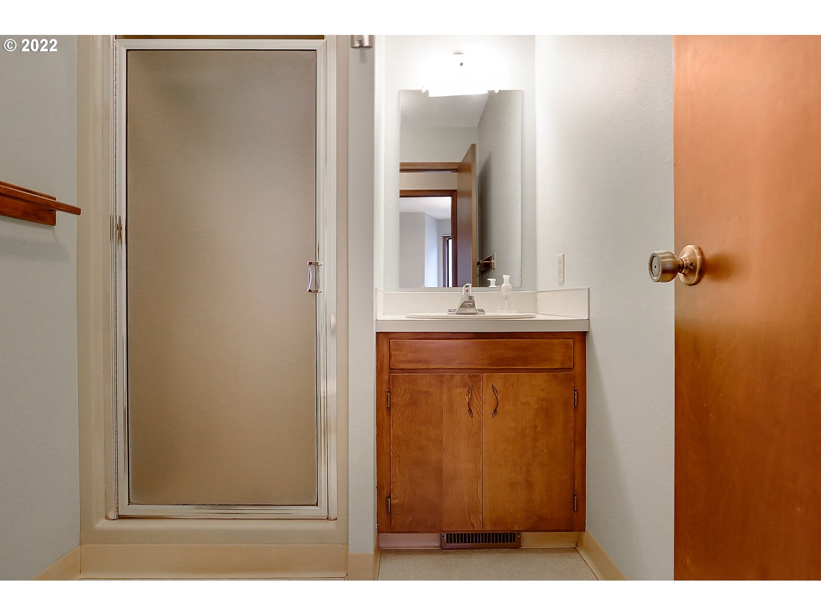 4260 Victor Point Road Northeast Silverton, OR 97381 - Photo 15 of 32 a bathroom with a sink and a mirror